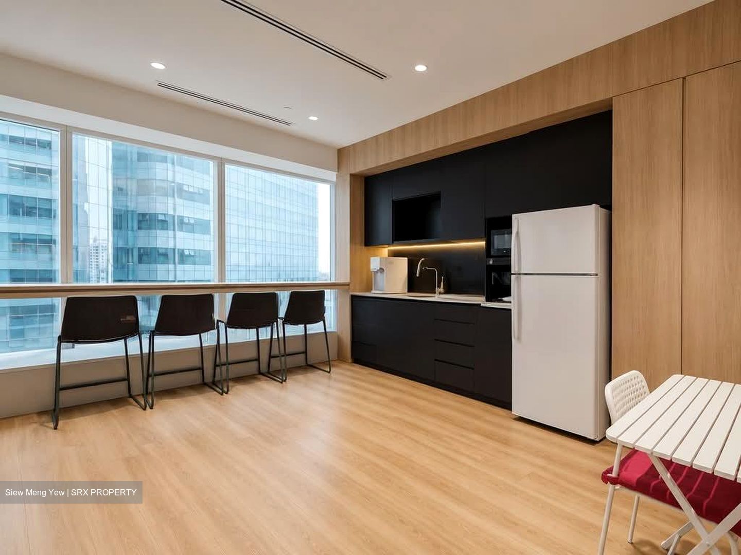 Singapore Land Tower (D1), Office #573441231